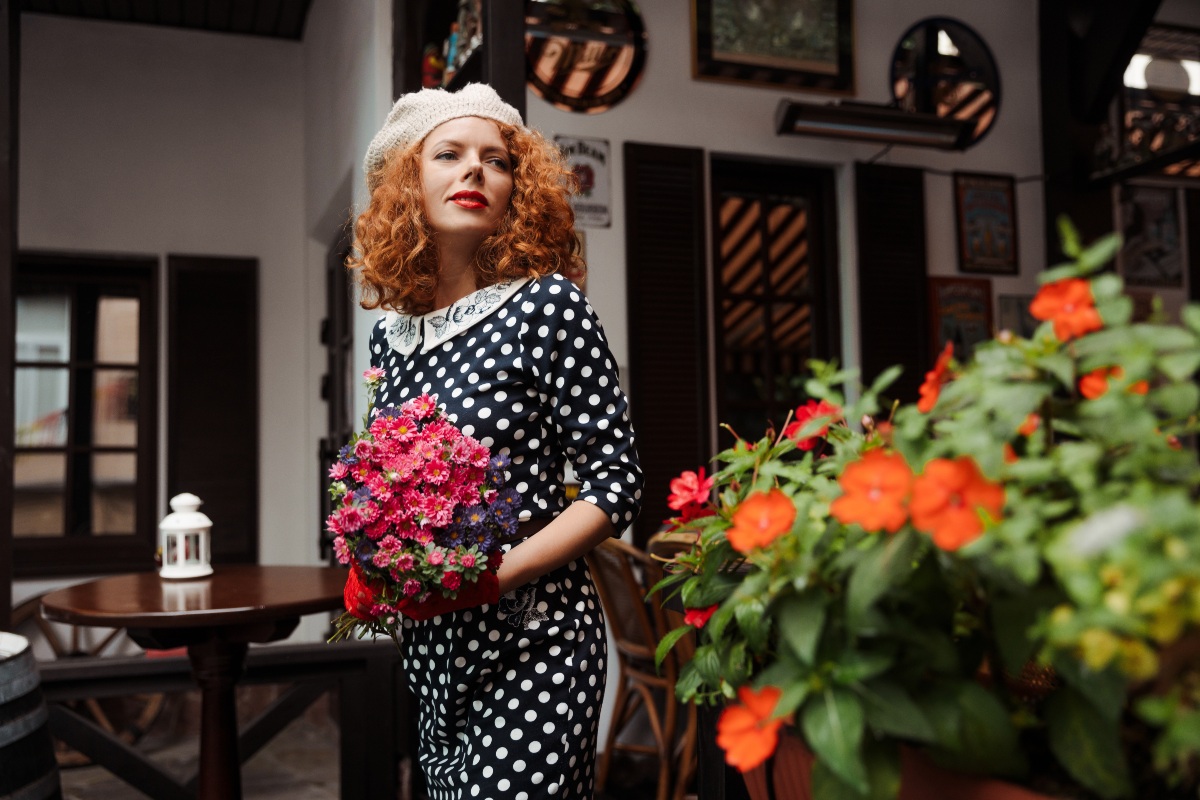 Französische Eleganz mit natürlichem Glow – inspiriert von Vitamin C und der Kunst gepflegter Haut Französische Eleganz mit natürlichem Glow – inspiriert von Vitamin C und der Kunst gepflegter Haut