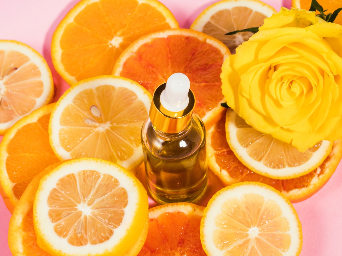 Antioxidative Wirkung von Vitamin C – Quelle für Schutz, Regeneration und Hautglow Vitamin C Serum